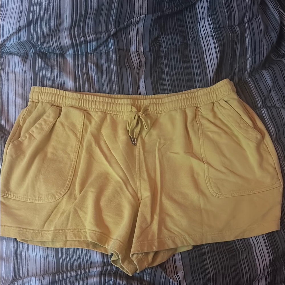 Terra & Sky Yellow Athletic Shorts Lightweight Mid-Thigh